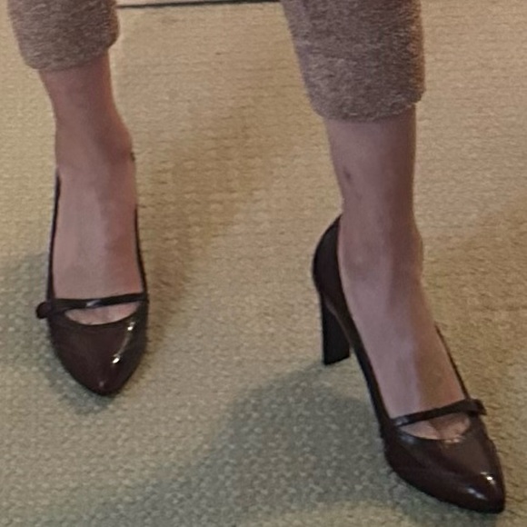 STUART WEITZMAN HEELS - Picture 3 of 8